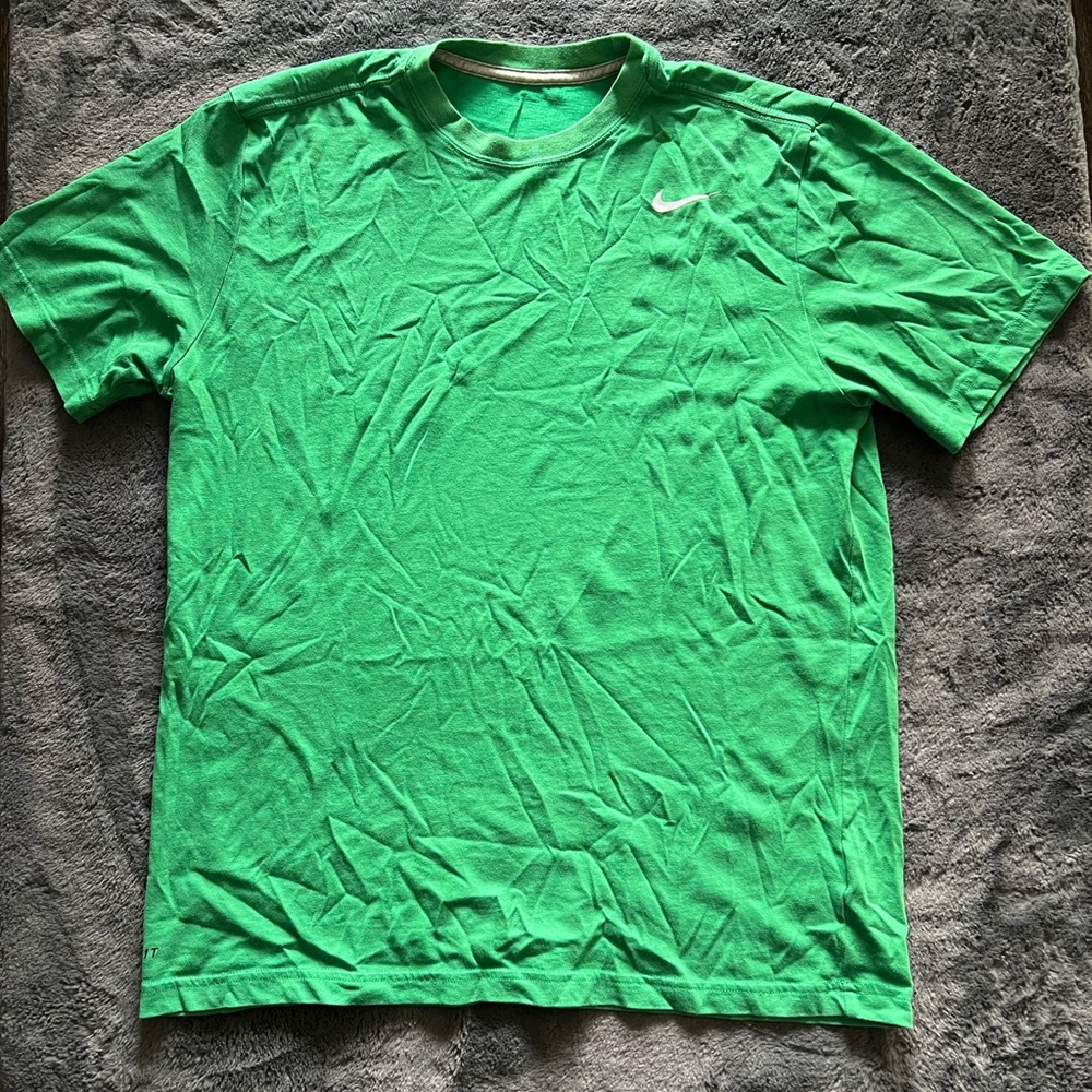 Men’s Nike T-Shirt (Large)